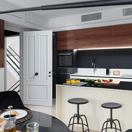 The H Experience - Stylish 2Bd Apt With Balcony In Heraklion Center Kültér fotó